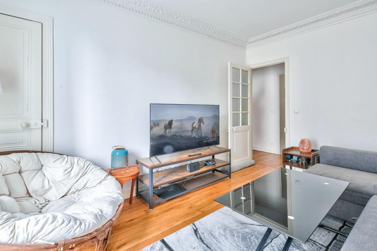 Large Cozy Apartment Near Convention Париж Екстериор снимка